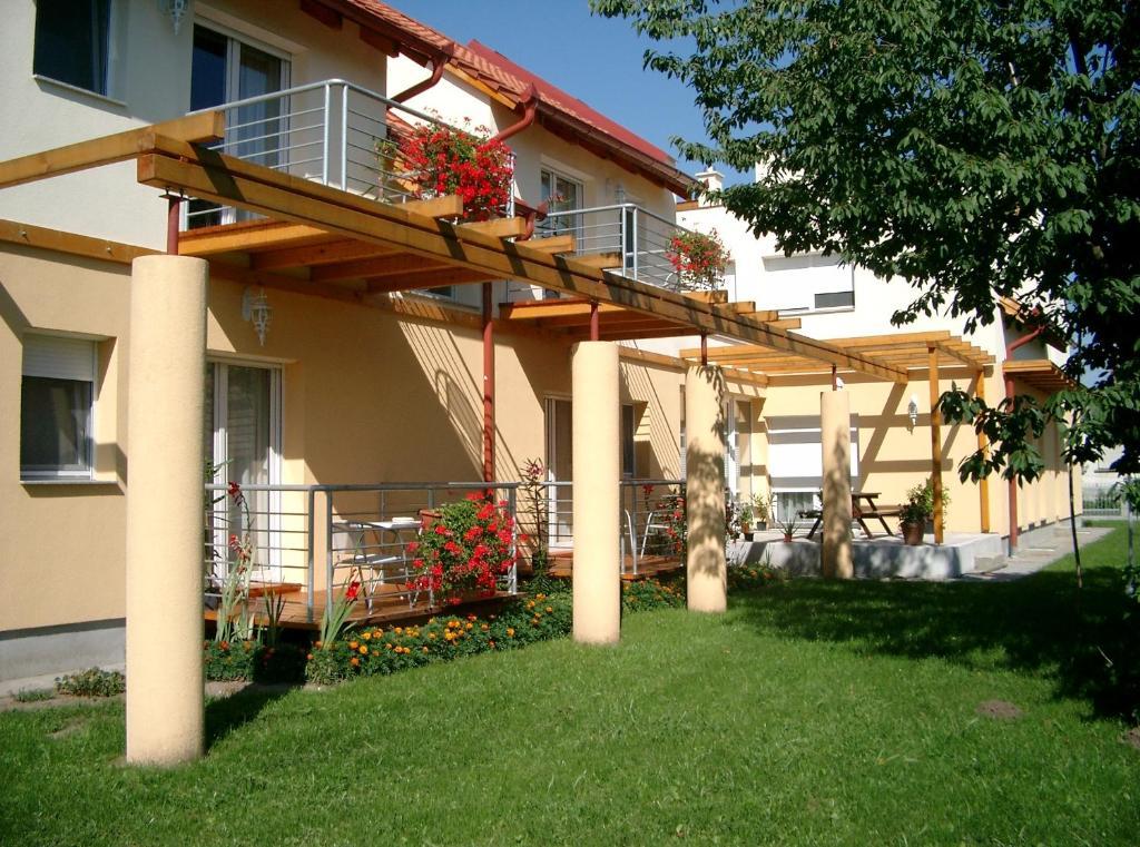 Luca Apartments Zalakaros Exteriör bild